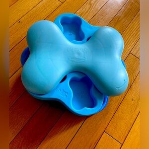 Pristine Nina Ottosson Blue Dog Tornado Puzzle for training, treats, toys!!!